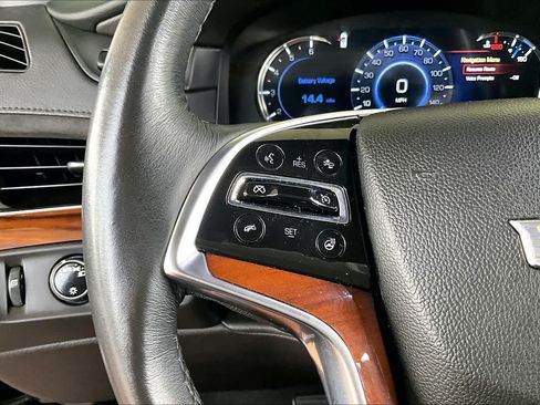 Used 2017 Cadillac Escalade Luxury AWD/4WD image 21