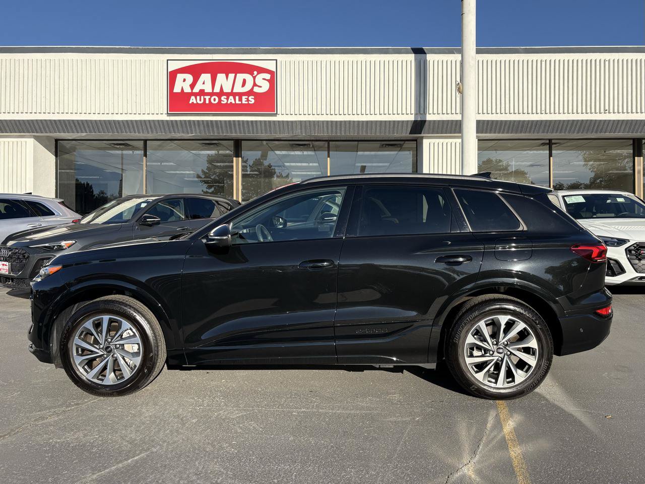 Used 2025 Audi Q6 e-tron Premium Plus w/ Premium Plus AWD/4WD image 17