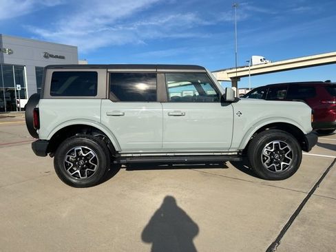 Used 2022 Ford Bronco Outer Banks image 14