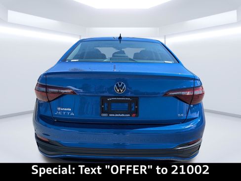 Used 2024 Volkswagen Jetta SE image 3