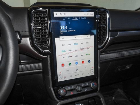 New 2025 Ford Ranger Lariat w/ Black Appearance Package image 30