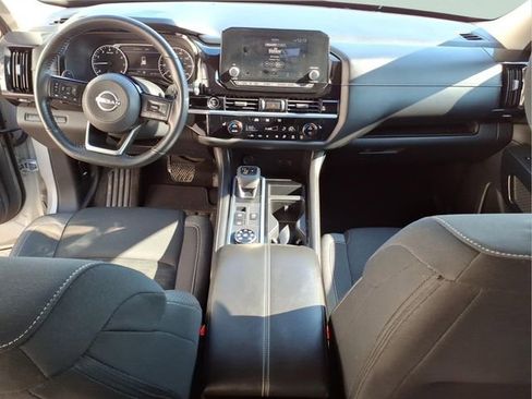 Used 2023 Nissan Pathfinder SV image 23