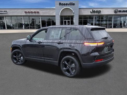 New 2025 Jeep Grand Cherokee Limited w/ Black Appearance Package image 5