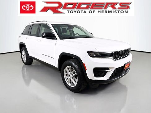 Used 2023 Jeep Grand Cherokee Laredo w/ Luxury Tech Group I AWD/4WD image 1