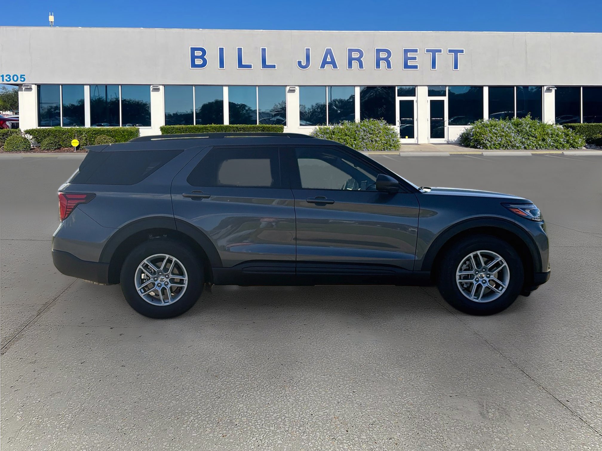 New 2027 Ford Explorer Active RWD image 3