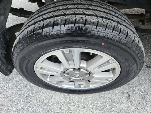Used 2014 Toyota Tundra 1794 Edition image 6