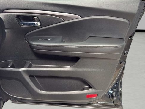 Used 2021 Honda Pilot Black Edition image 9