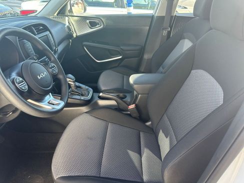 Used 2025 Kia Soul LX w/ LX Technology Package image 30