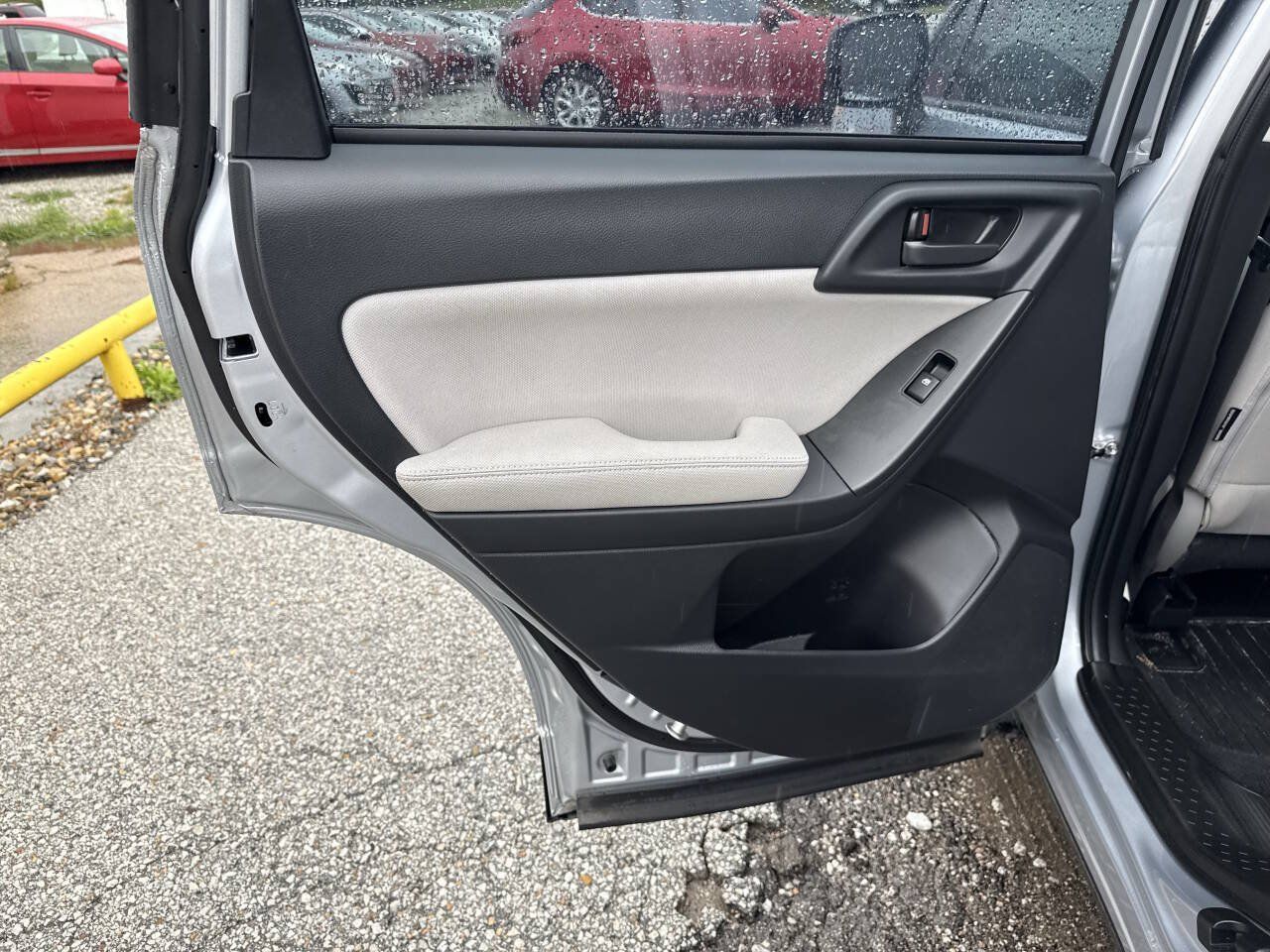 Used 2015 Subaru Forester 2.5i AWD/4WD image 18