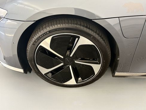 Used 2024 Lucid Air Touring AWD/4WD image 11