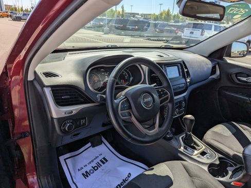 Used 2017 Jeep Cherokee Sport w/ Cold Weather Group AWD/4WD image 13