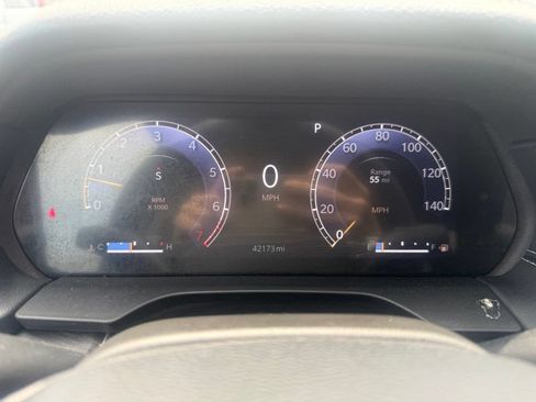 Used 2023 Jeep Grand Cherokee L Limited AWD/4WD image 17
