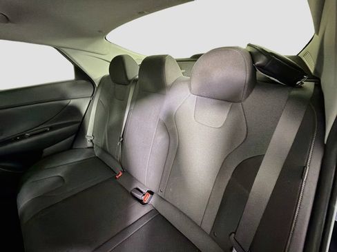 Used 2026 Hyundai Elantra SE FWD image 23