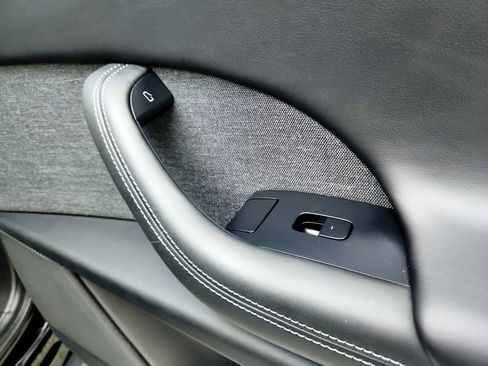 Used 2024 Tesla Model X image 23