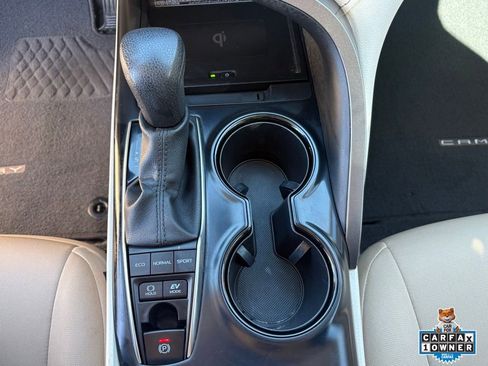 Used 2020 Toyota Camry LE w/ Sunroof Package image 21