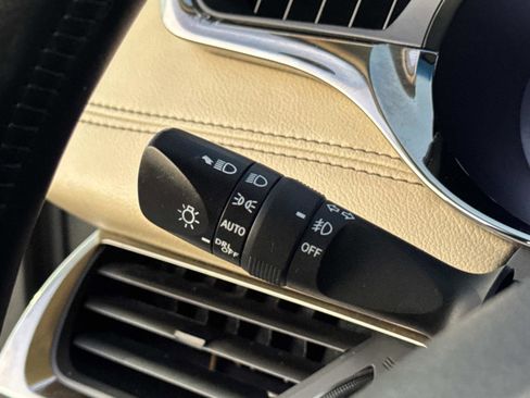 Used 2013 Toyota Avalon Limited image 9