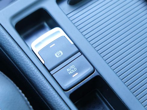 Used 2016 Volkswagen Golf R 4-Door image 36