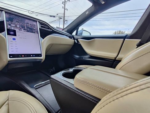 Used 2016 Tesla Model S 75D image 10