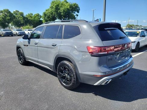 Certified 2025 Volkswagen Atlas Peak Edition SE image 31