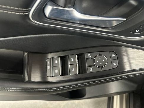 Used 2025 Nissan Rogue Platinum AWD/4WD image 10