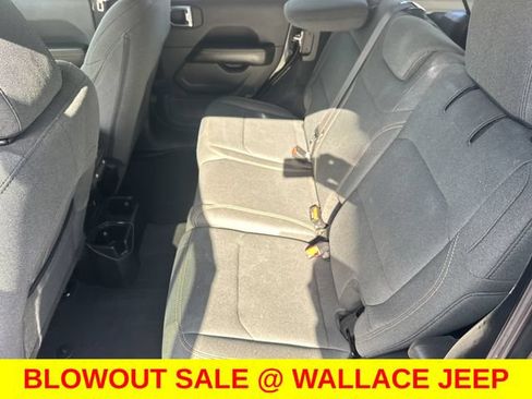 Used 2026 Jeep Wrangler Unlimited Sahara AWD/4WD image 16