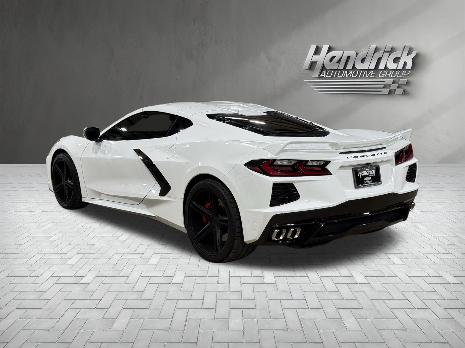 Used 2021 Chevrolet Corvette Stingray Coupe w/ Z51 Performance Package RWD image 9