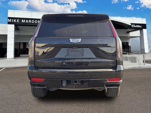 Used 2022 Cadillac Escalade Sport Platinum w/ LPO, ONYX Package AWD/4WD image 4