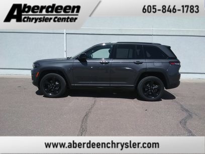 Used 2023 Jeep Grand Cherokee Altitude