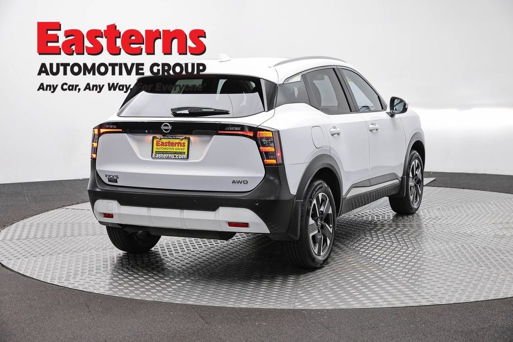 Used 2025 Nissan Kicks SV w/ SV Premium Package AWD/4WD image 5