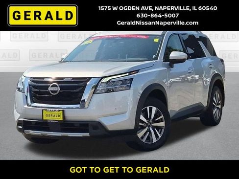 Certified 2024 Nissan Pathfinder SL AWD/4WD image 1