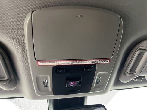 Used 2019 Toyota Camry SE w/ Convenience Package FWD image 21
