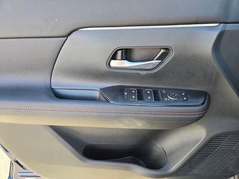 Used 2026 Nissan Kicks SR image 23