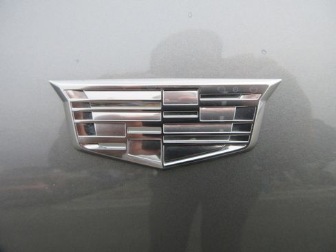 Used 2025 Cadillac XT6 Sport w/ Technology Package image 3