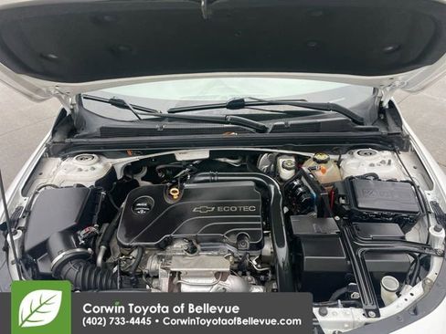Used 2017 Chevrolet Malibu LT image 14