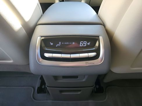 Used 2020 Cadillac XT6 Premium Luxury image 21