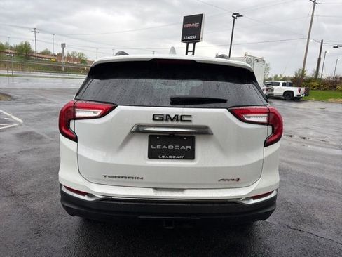 Used 2023 GMC Terrain AT4 w/ GMC Pro Grade Package AWD/4WD image 4