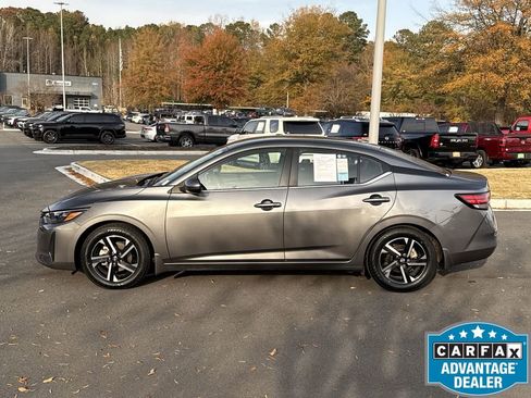 Used 2024 Nissan Sentra SV image 2