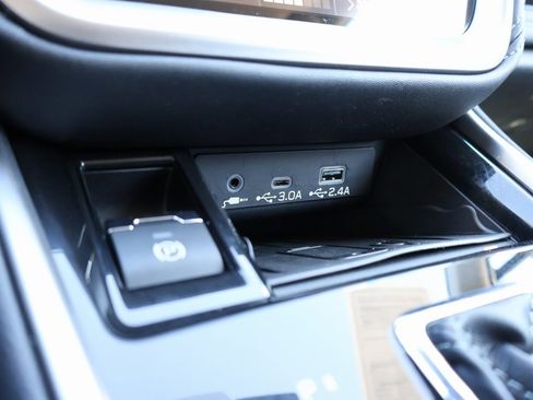Used 2025 Subaru Outback Limited image 39
