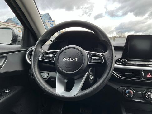 Used 2023 Kia Forte LXS w/ LXS Technology Package image 19