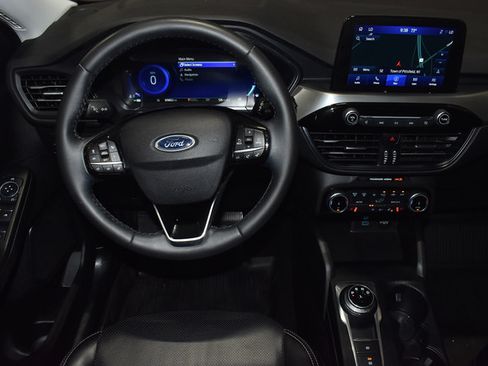 Used 2022 Ford Escape Titanium w/ Class II Trailer Tow Package AWD/4WD image 29