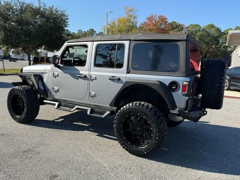 Used 2018 Jeep Wrangler Unlimited Sport S image 3