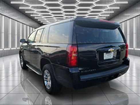 Used 2017 Chevrolet Suburban LS RWD image 3