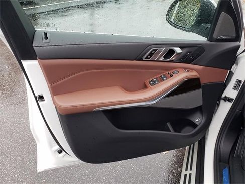 New 2026 BMW X5 xDrive50e image 9