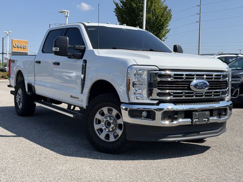 Used 2024 Ford F250 XLT AWD/4WD image 2