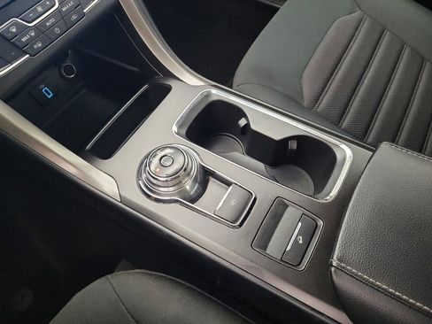 Used 2018 Ford Fusion SE w/ Fusion SE Technology Package FWD image 26