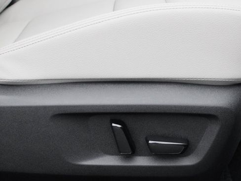 Certified 2025 Nissan Rogue SL w/ SL Premium Package image 25