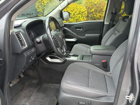 Used 2022 Nissan Frontier SV AWD/4WD image 9