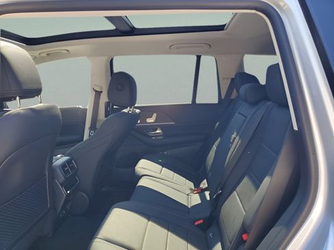 Certified 2026 Mercedes-Benz GLS 450 4MATIC image 7
