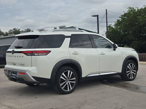 Used 2023 Nissan Pathfinder Platinum FWD image 5