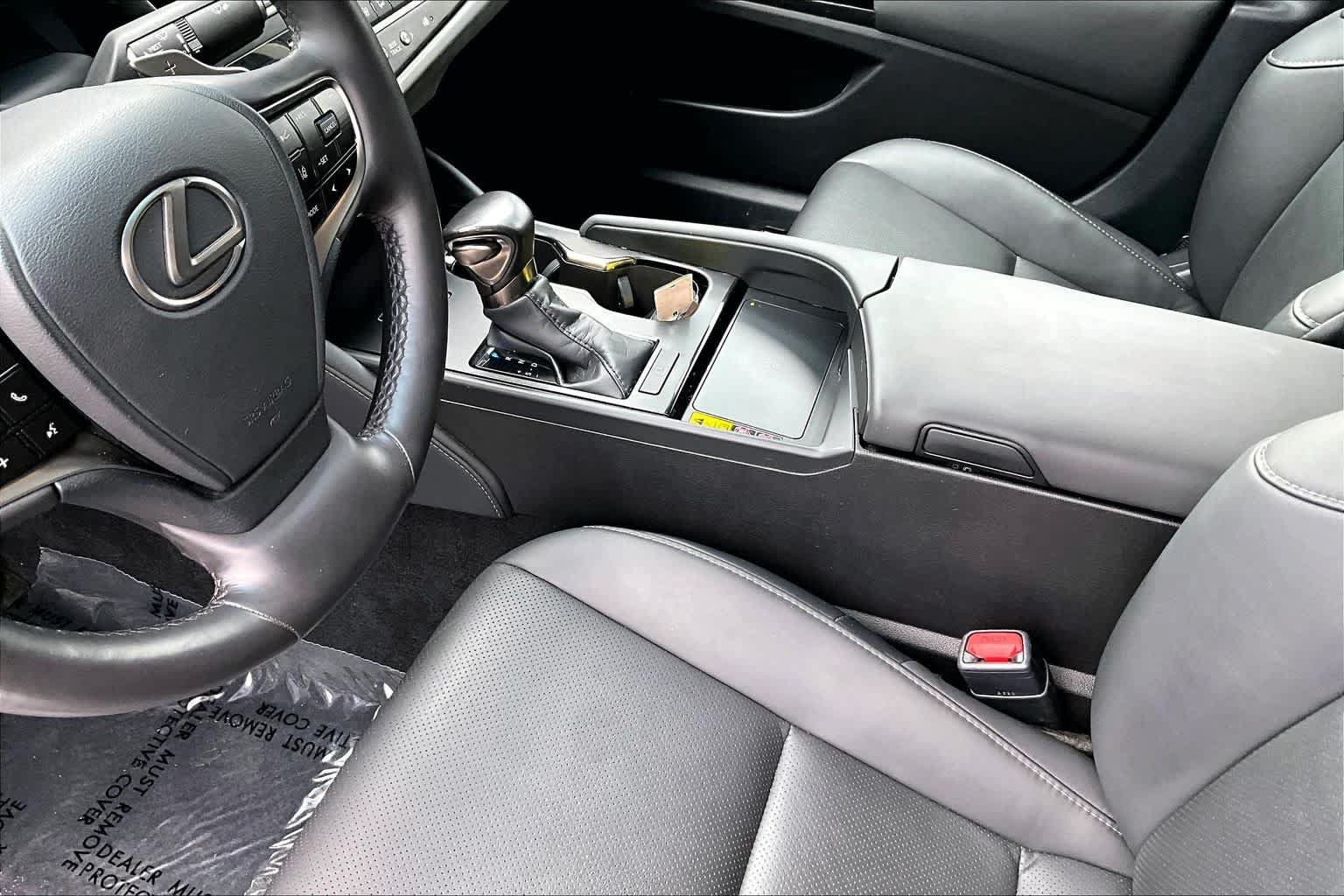 Used 2024 Lexus ES 350 w/ Premium Package FWD image 17